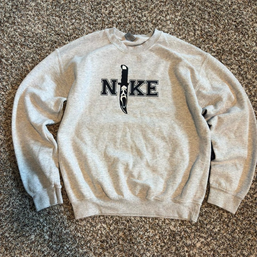 Nike Men's Crewneck Sweater in Gray
